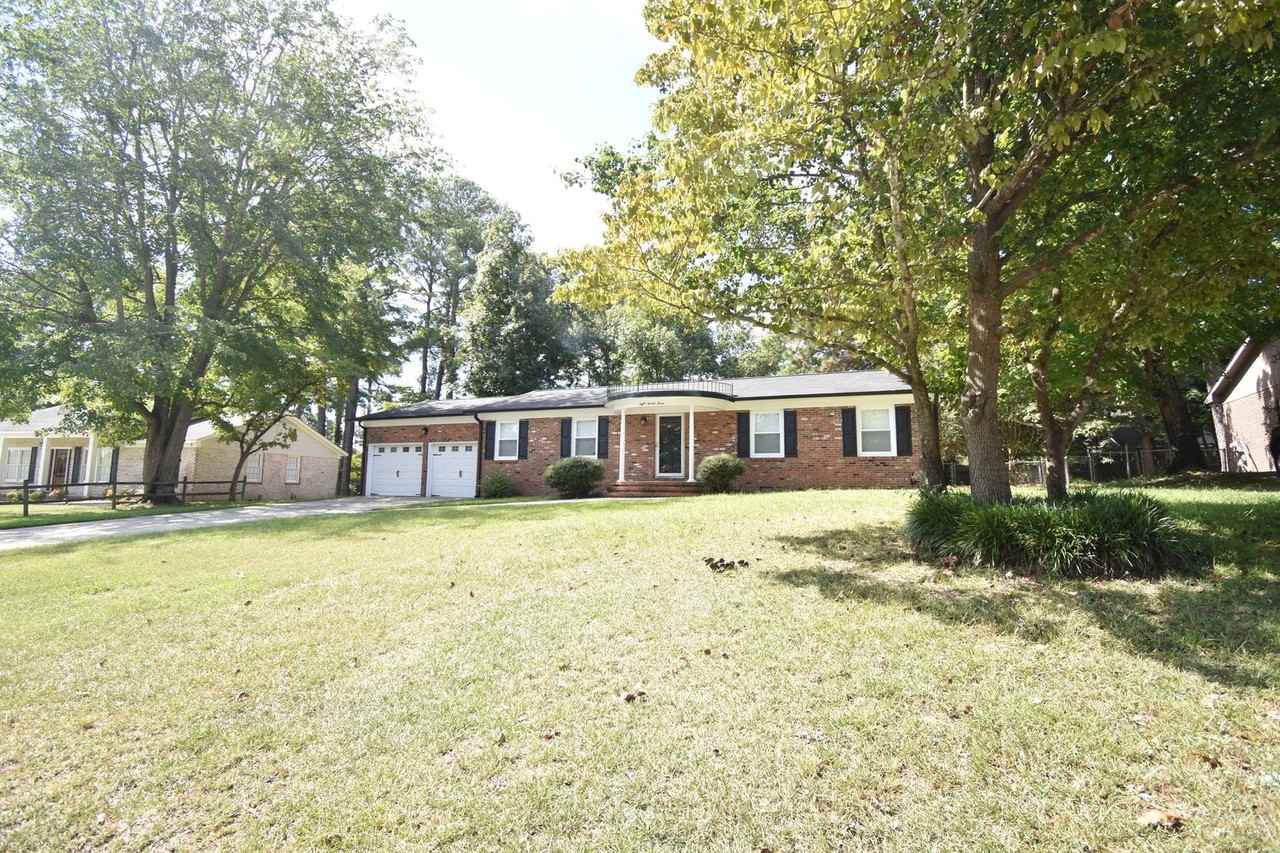 823 Southview Cir - Photo 2 of 20