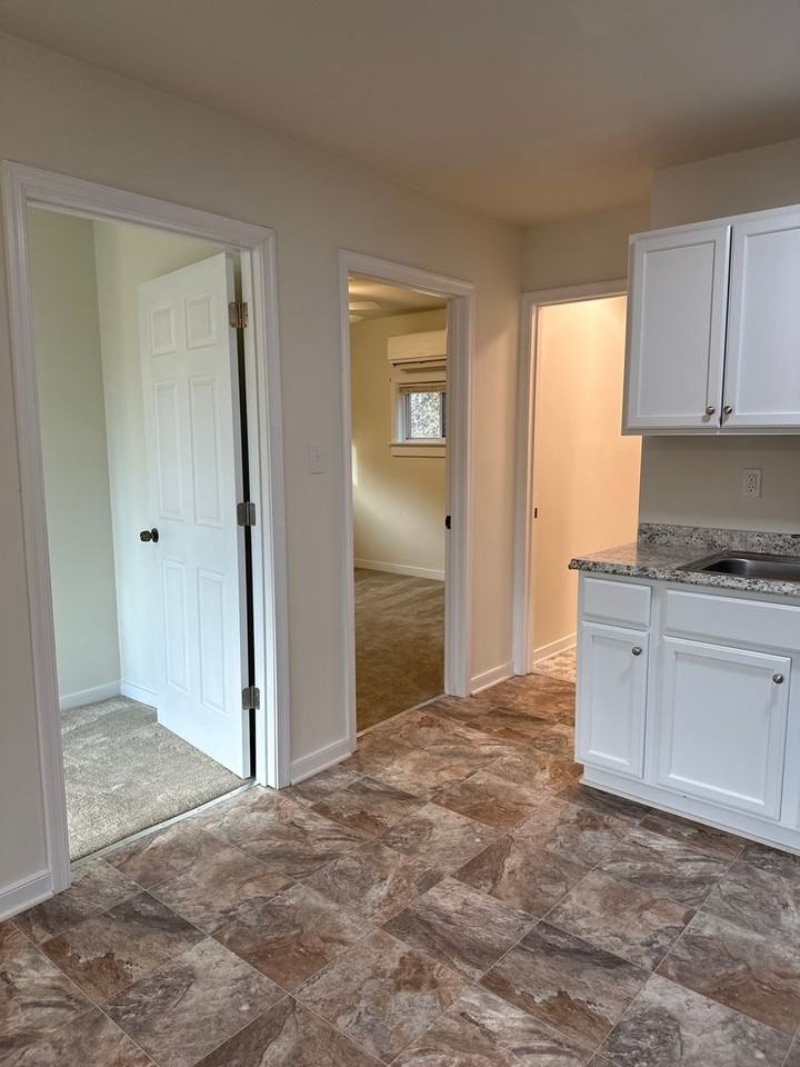 2216 S Landing Rd - Photo 5 of 17