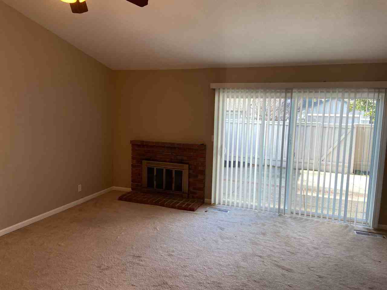 587 Europa Ct - Photo 3 of 13