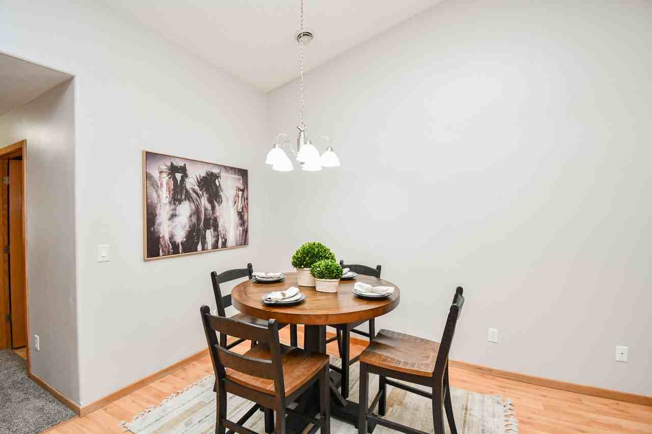 303 Scott Pl - Photo 3 of 28