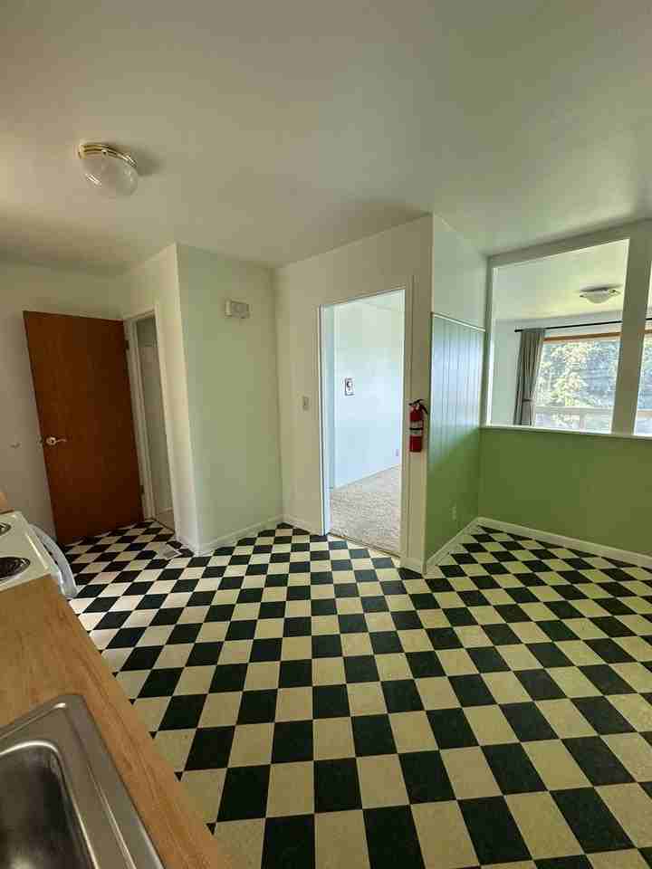 2840 Grand Ave - Photo 2 of 18