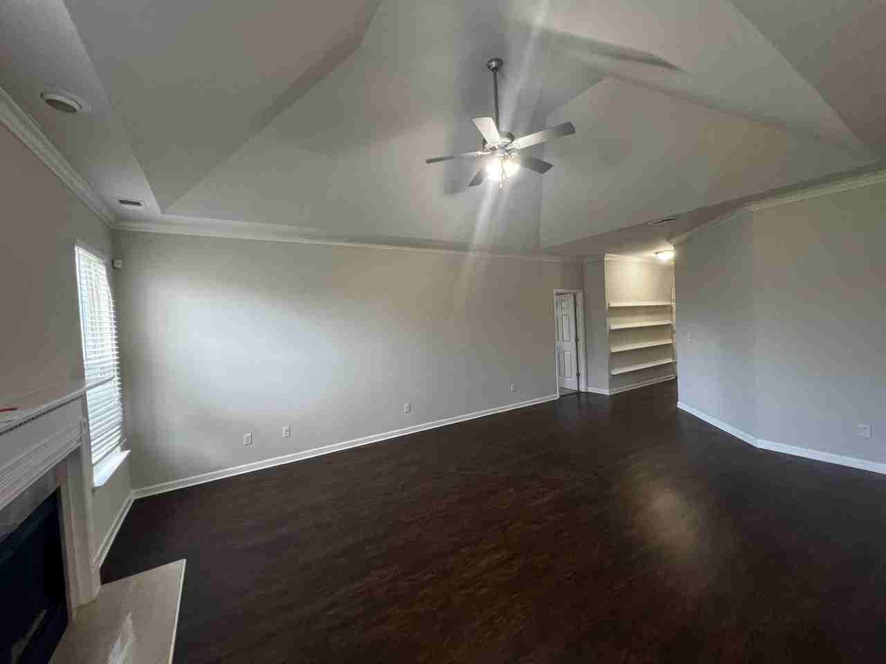 2208 Adkins Cir - Photo 4 of 41