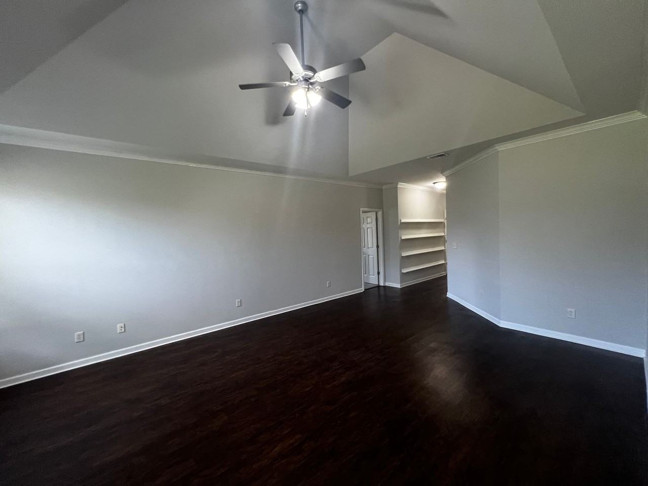 2208 Adkins Cir - Photo 6 of 41