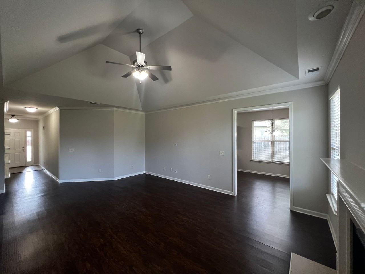 2208 Adkins Cir - Photo 7 of 41