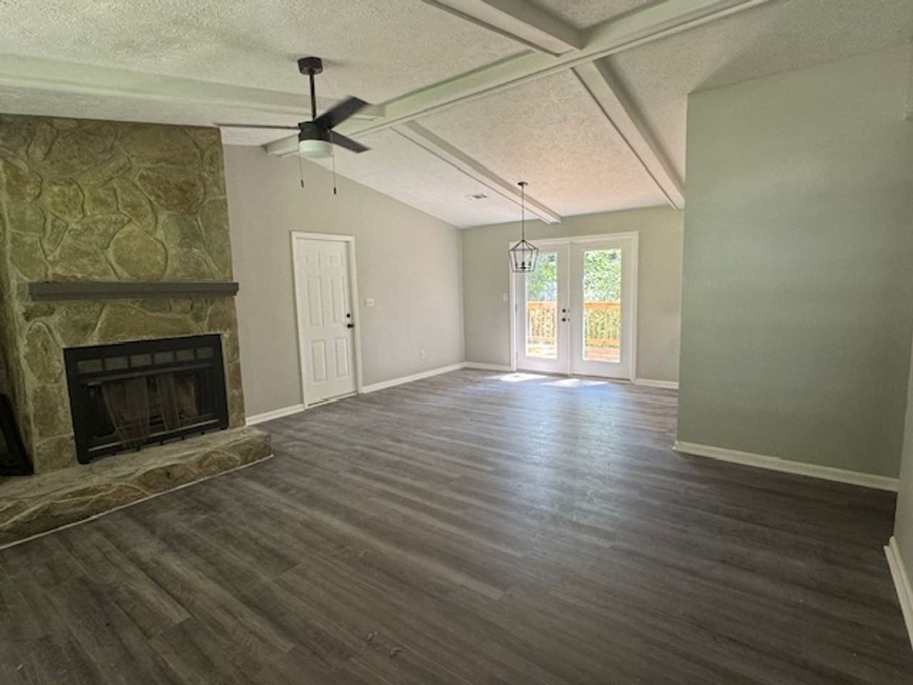 217 Clearview Ct - Photo 3 of 7