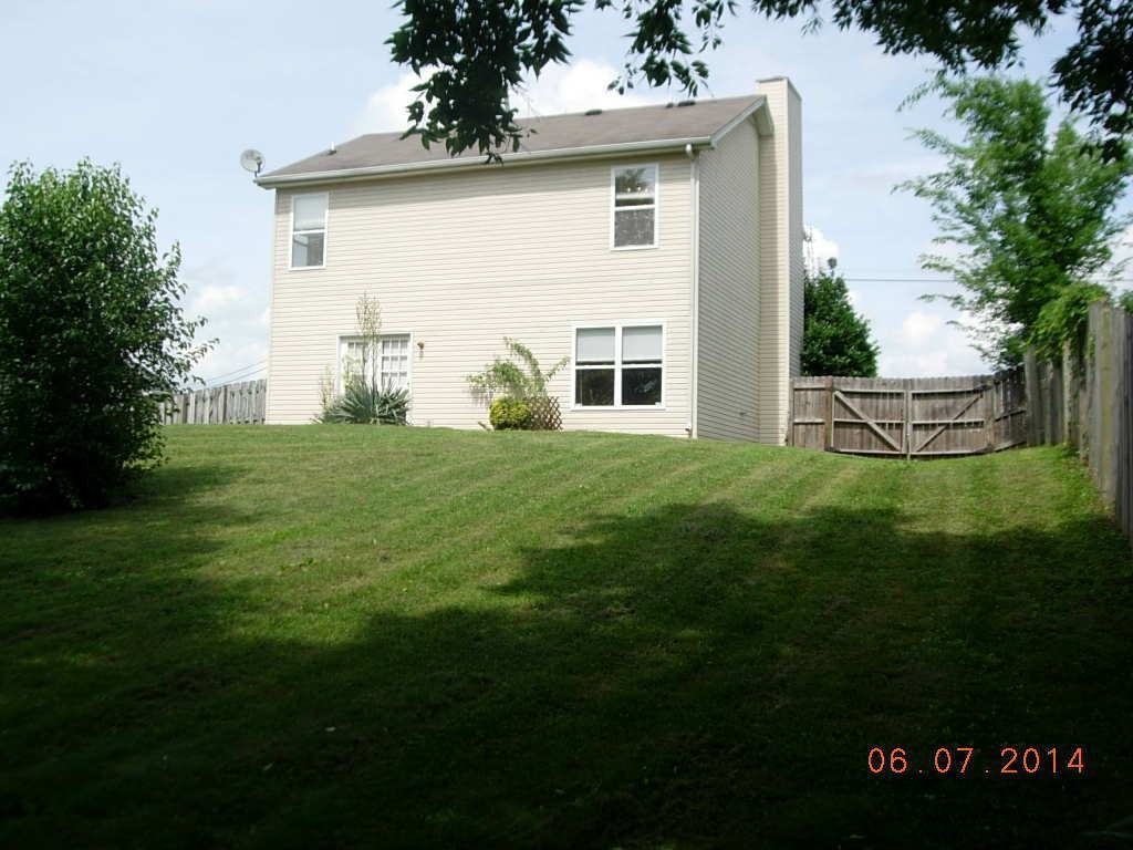 7021 Lexington Point Dr - Photo 3 of 21