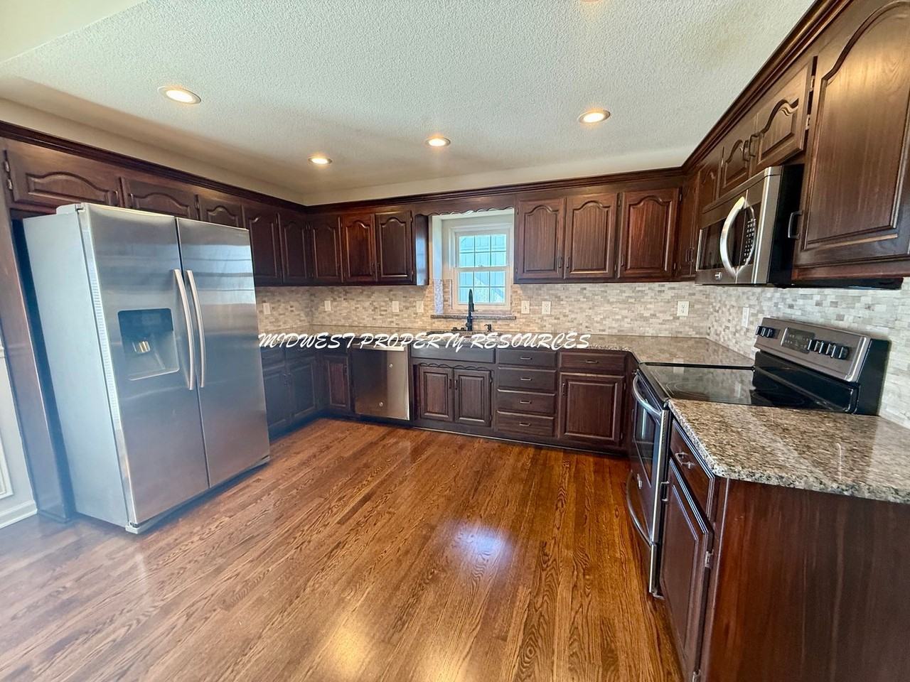 1209 Se Bridgehampton Way - Photo 3 of 23