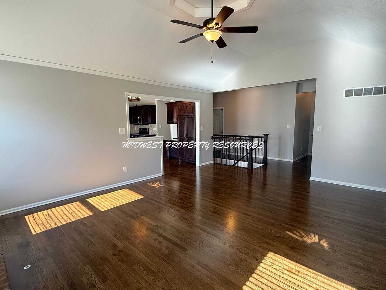 1209 Se Bridgehampton Way - Photo 7 of 23