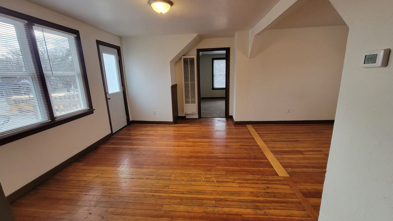 1168 1/2 Shawano Ave - Photo 4 of 10