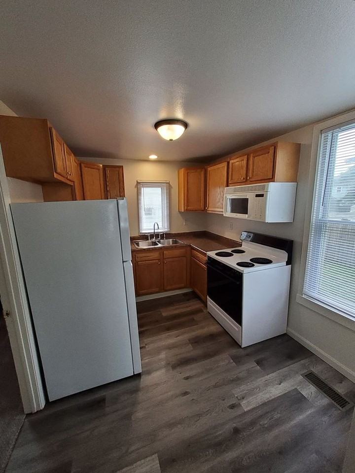 525 W 5th St - Photo 2 of 16