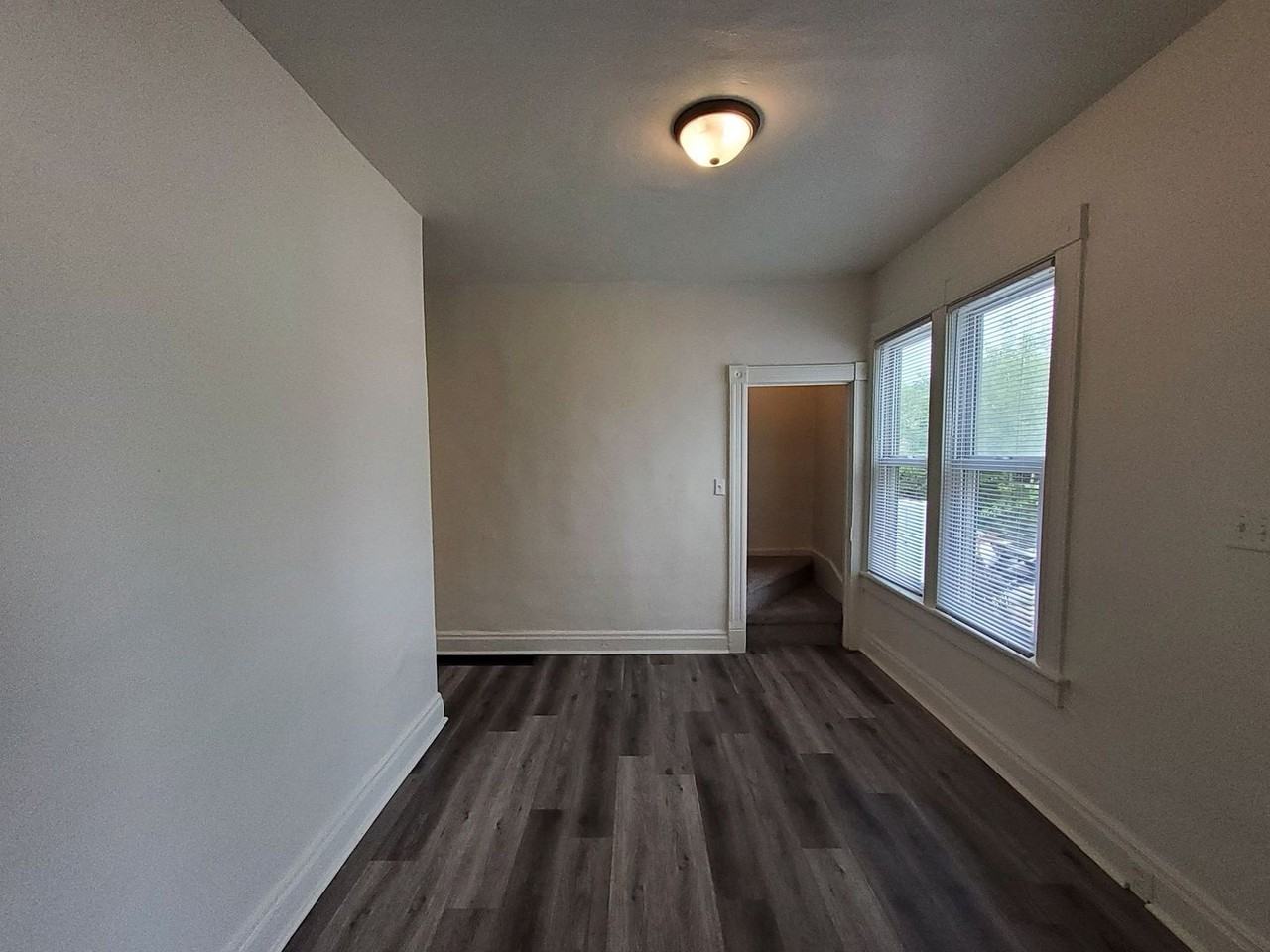 525 W 5th St - Photo 3 of 16