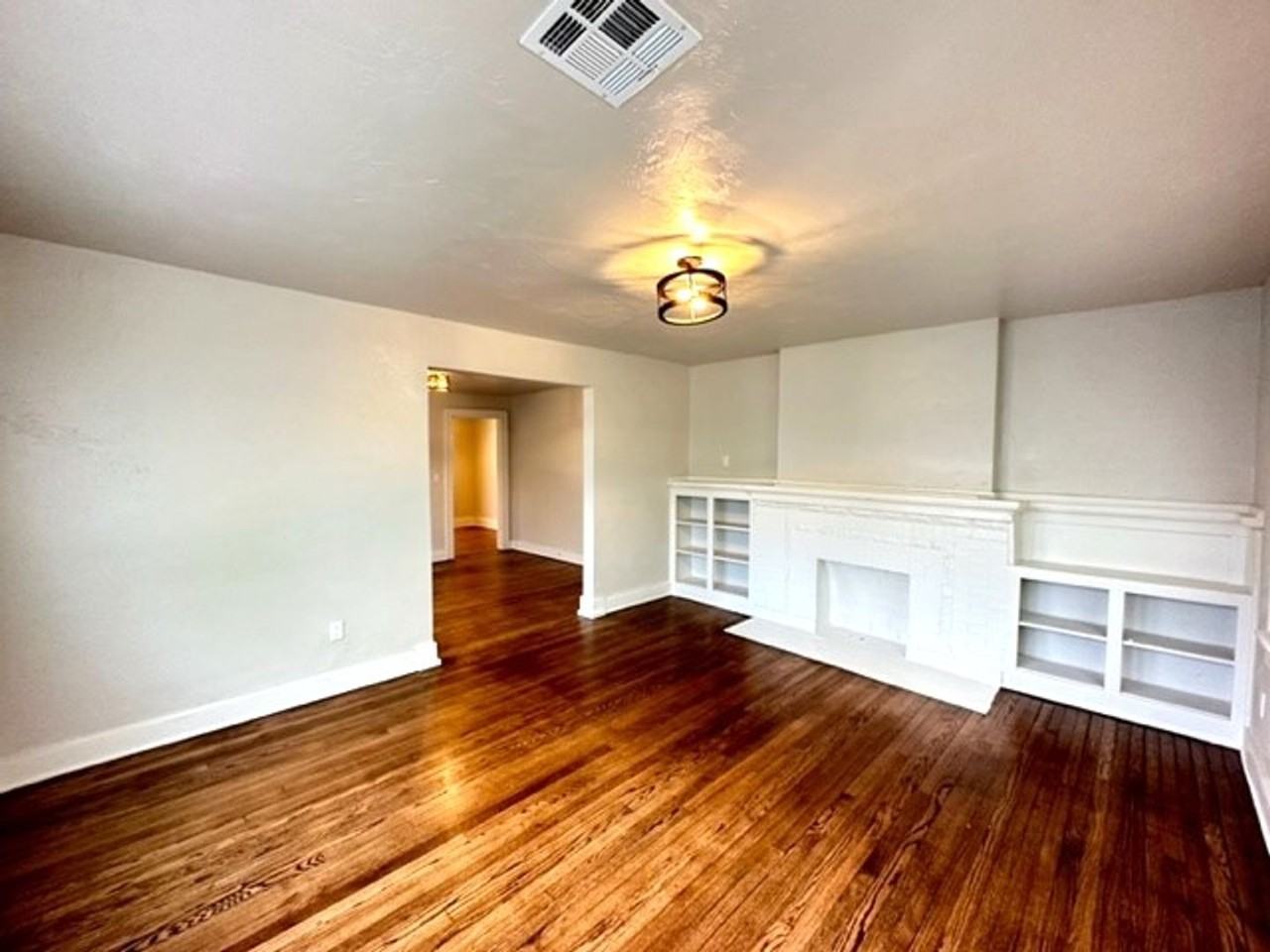 2907 Nw 19th St - Photo 2 of 14