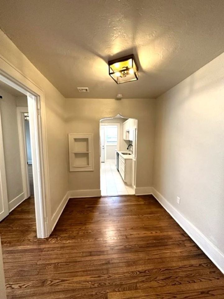 2907 Nw 19th St - Photo 5 of 14