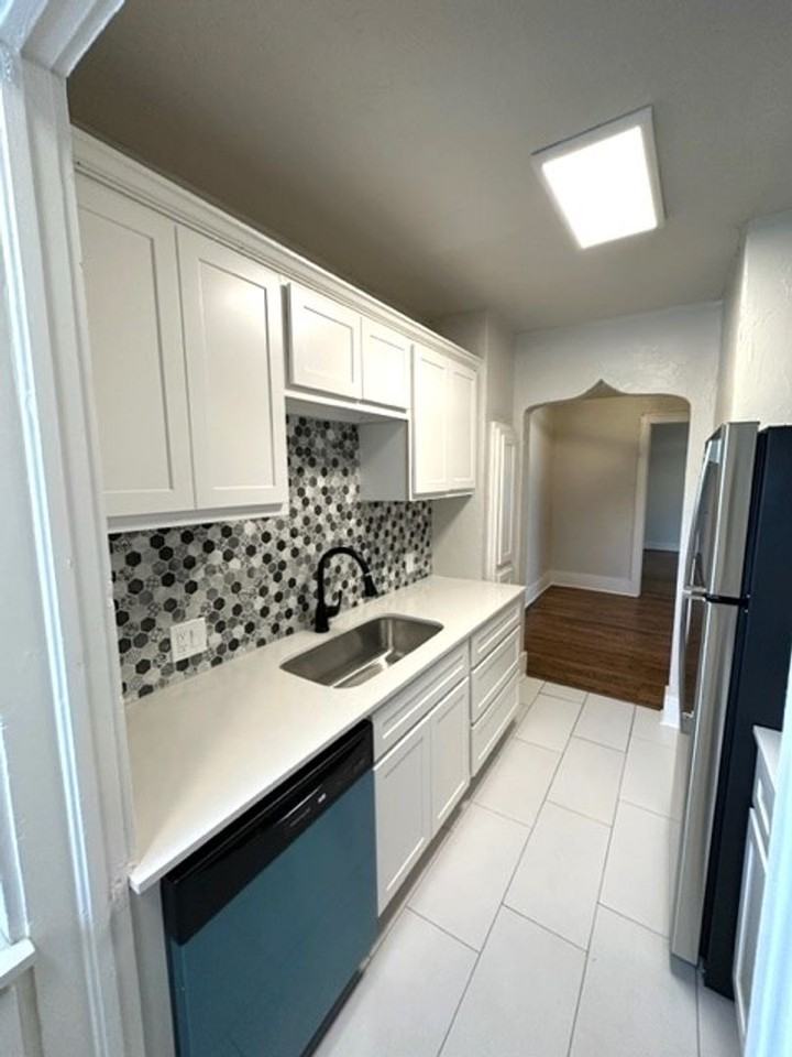 2907 Nw 19th St - Photo 6 of 14