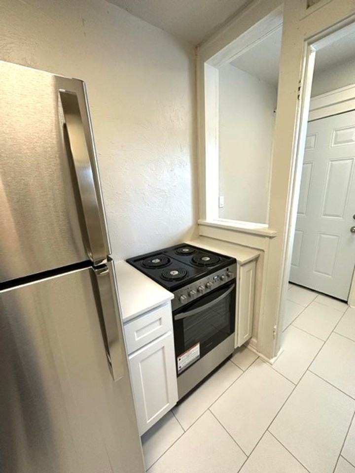 2907 Nw 19th St - Photo 7 of 14
