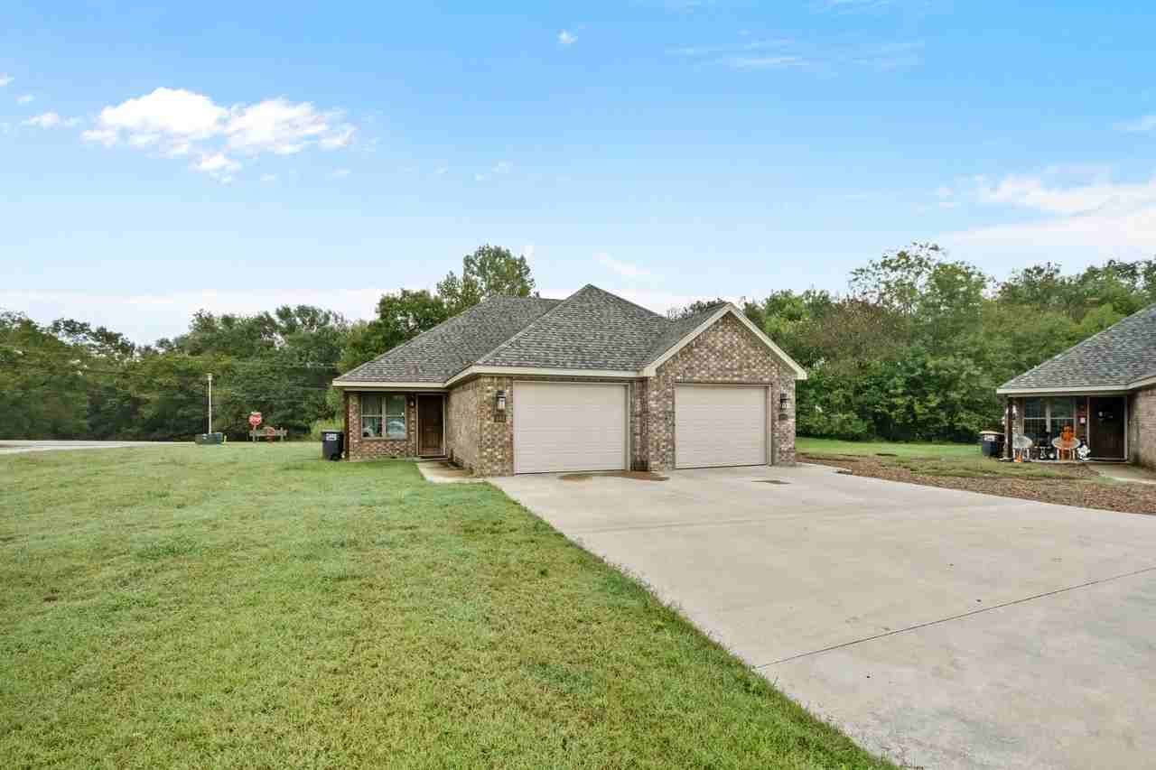 451 Oakwoods Dr Duplex - Photo 3 of 25