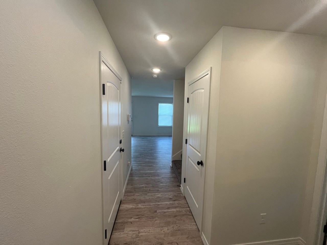1229 E Paragon - Photo 2 of 14