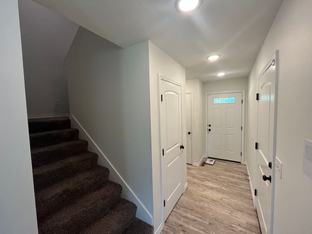 1229 E Paragon - Photo 3 of 14