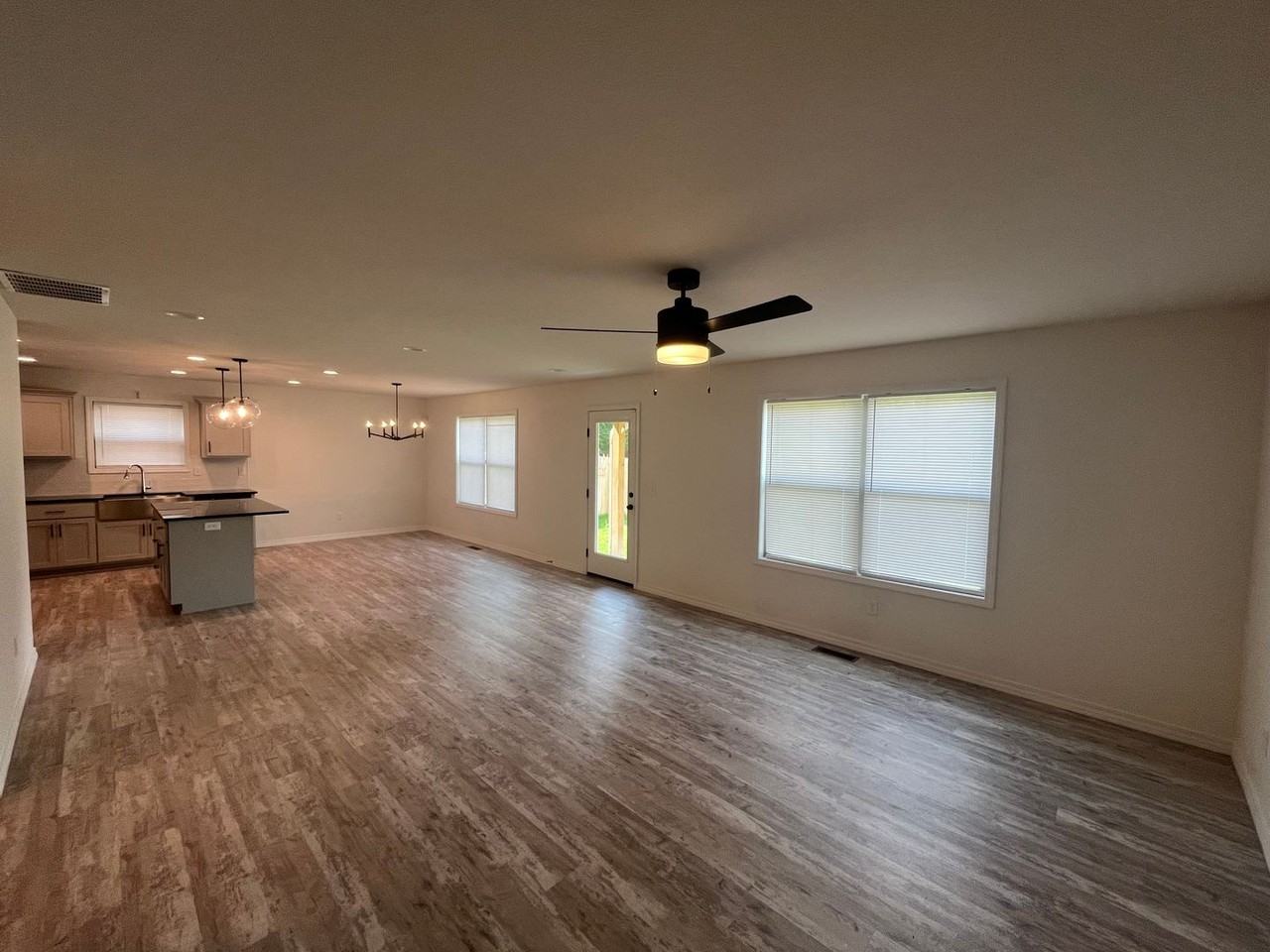 1229 E Paragon - Photo 4 of 14