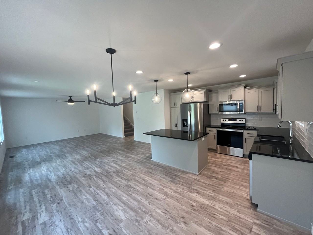 1229 E Paragon - Photo 6 of 14