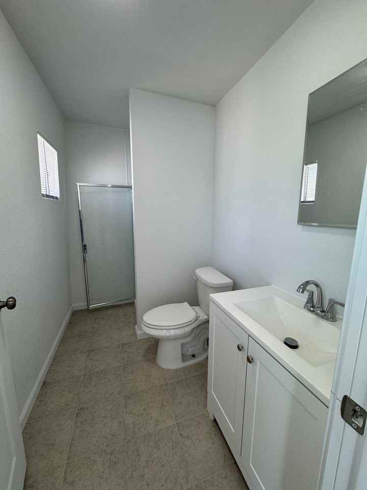 462 Delhi Ave - Photo 2 of 13