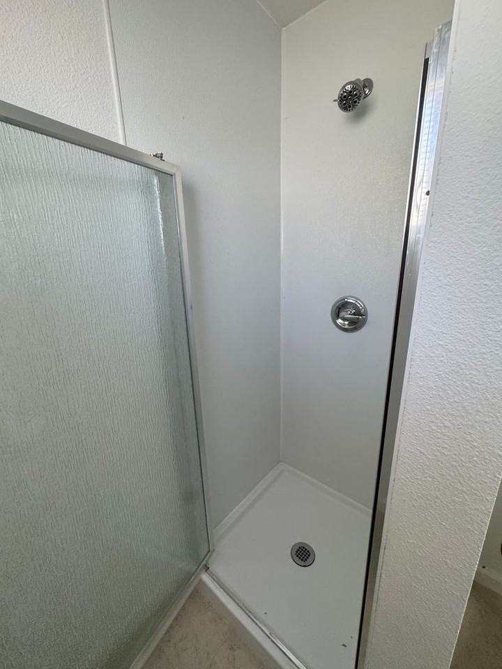 462 Delhi Ave - Photo 3 of 13