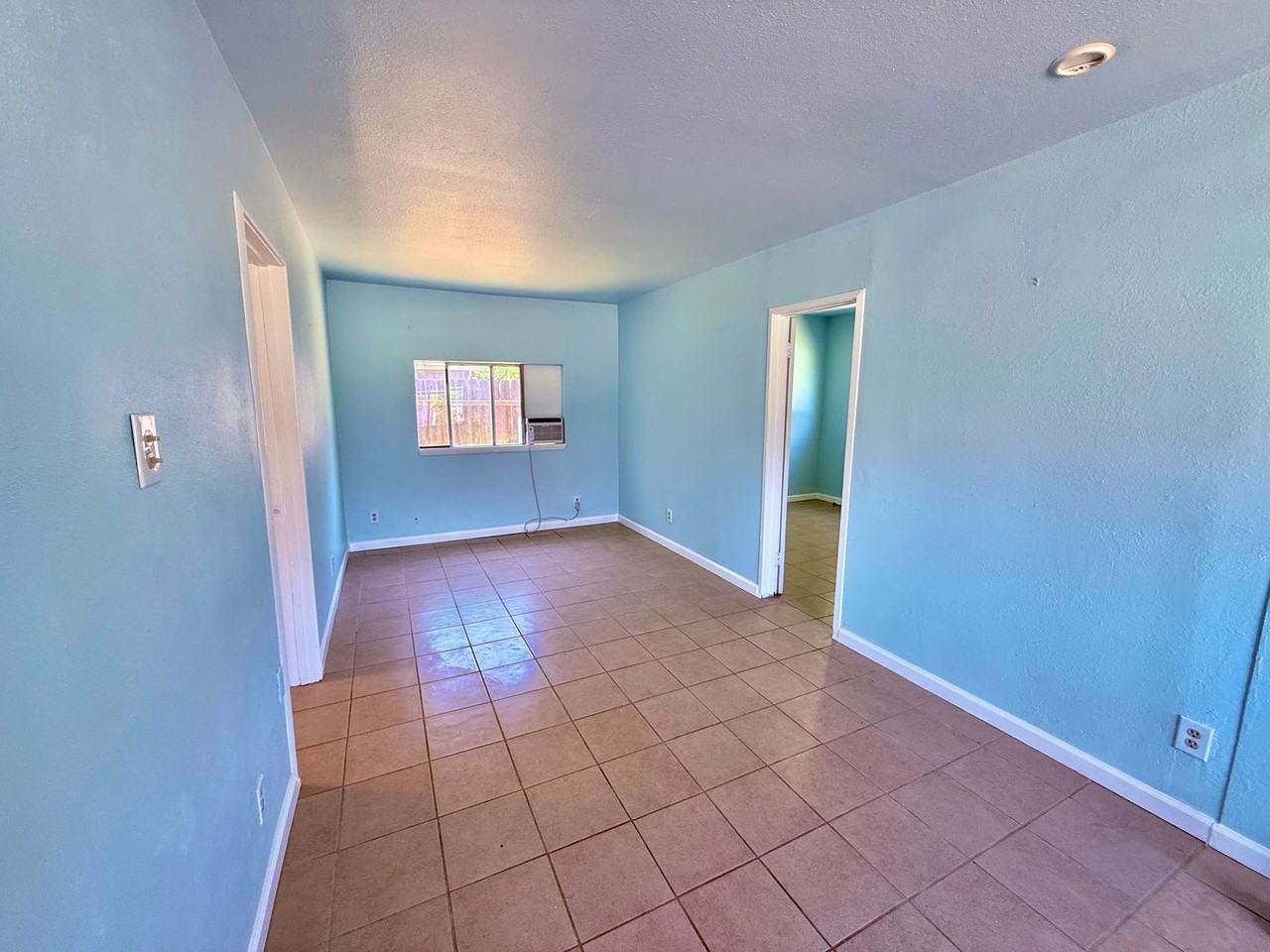 25143 Molinos Ave - Photo 3 of 10