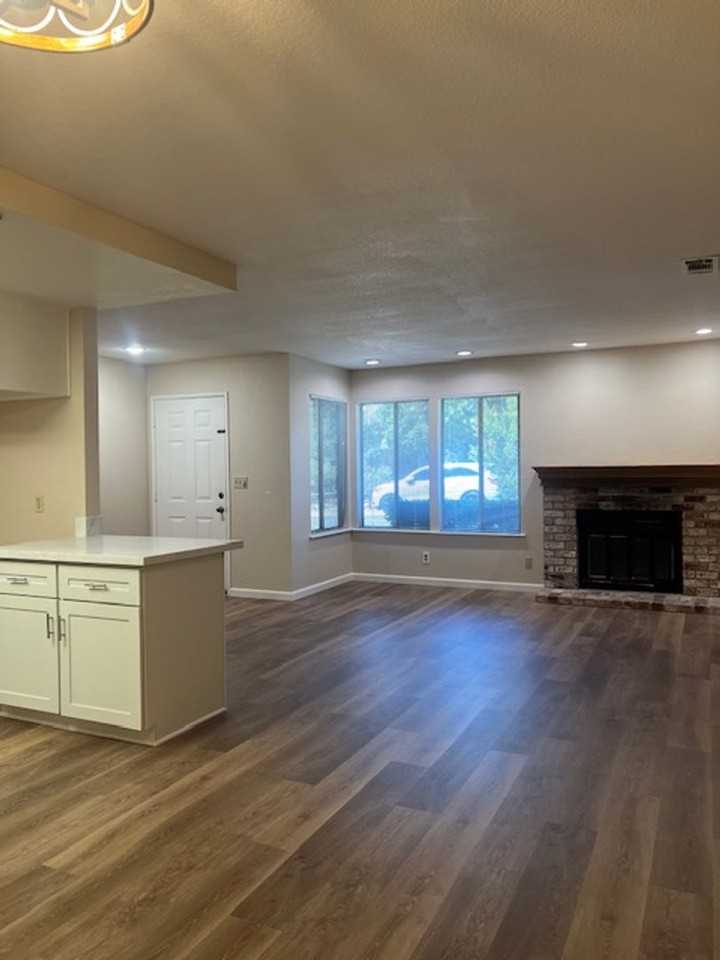 6130 Thornwood Dr - Photo 2 of 18