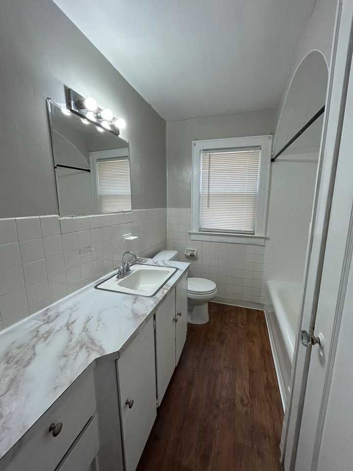 5345 Charlotte St - Photo 6 of 18