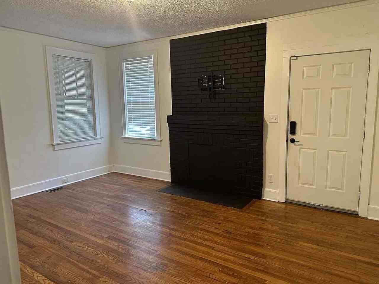 1219 Denny Rd - Photo 2 of 10