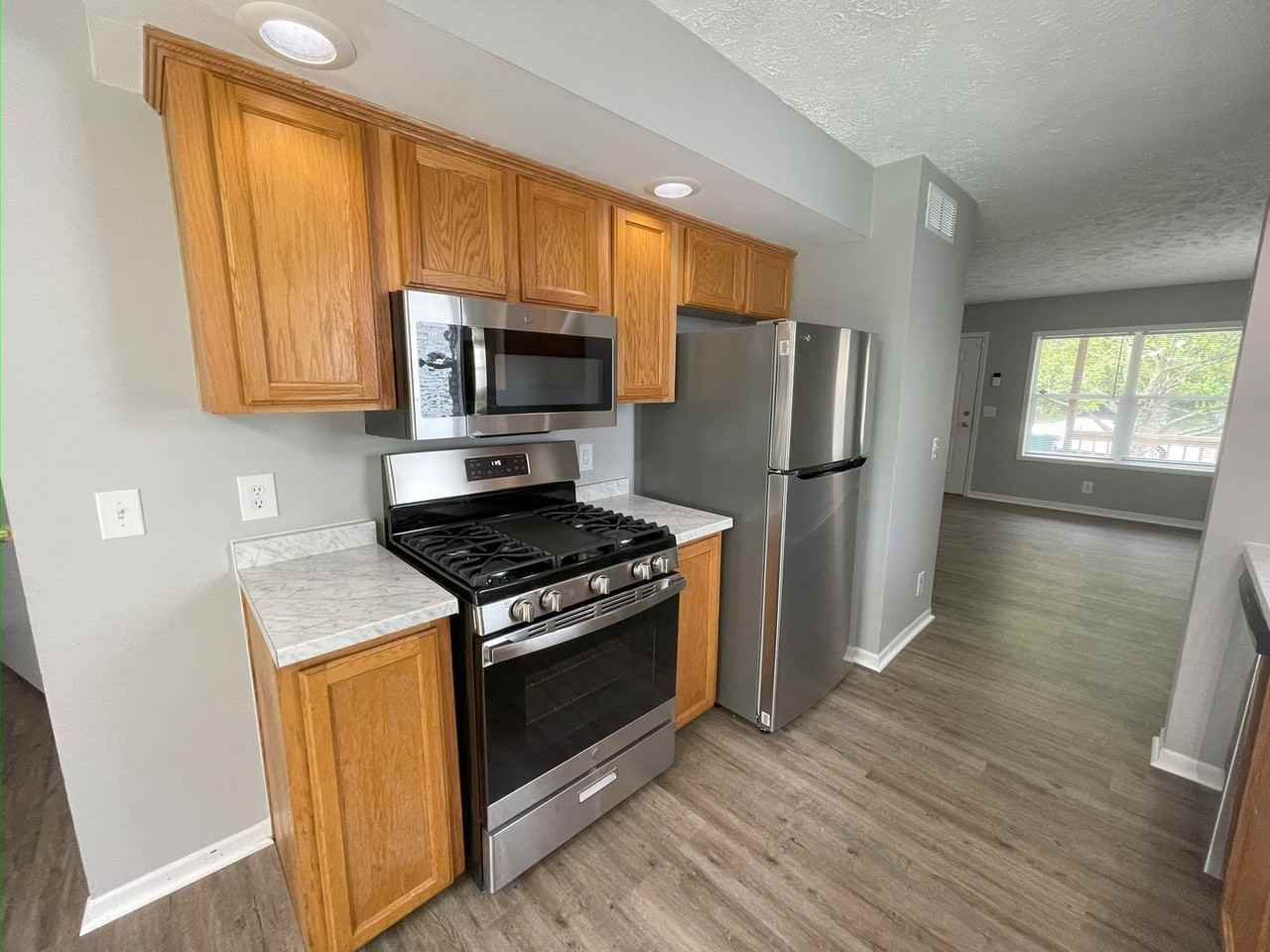 1010 E Main St - Photo 3 of 6