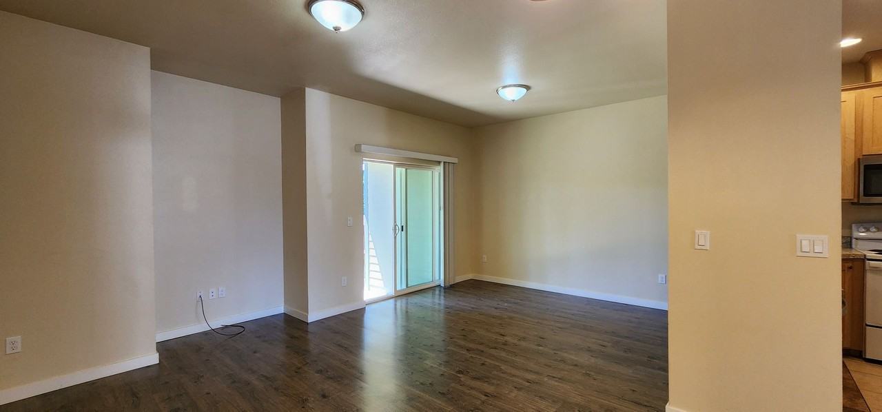 230 E Milton St - Photo 3 of 32