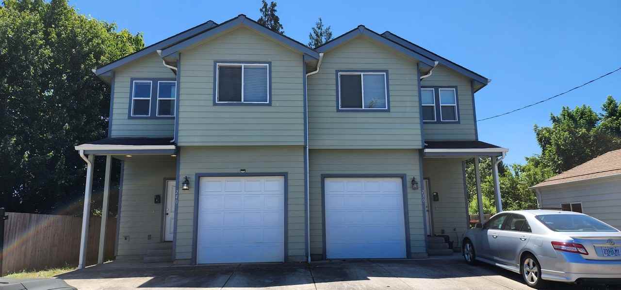 230 E Milton St - Photo 4 of 32