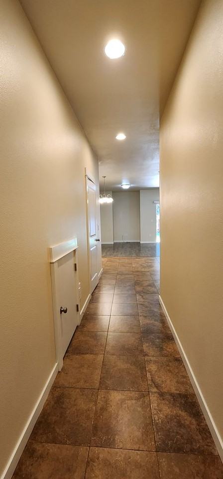 230 E Milton St - Photo 5 of 32