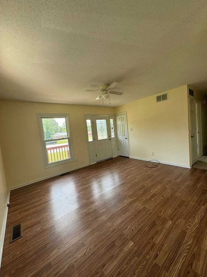 4107 Eastwell Pl - Photo 2 of 9