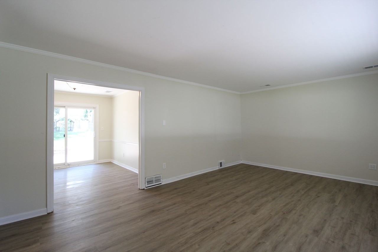 2206 Somerset Dr - Photo 3 of 14