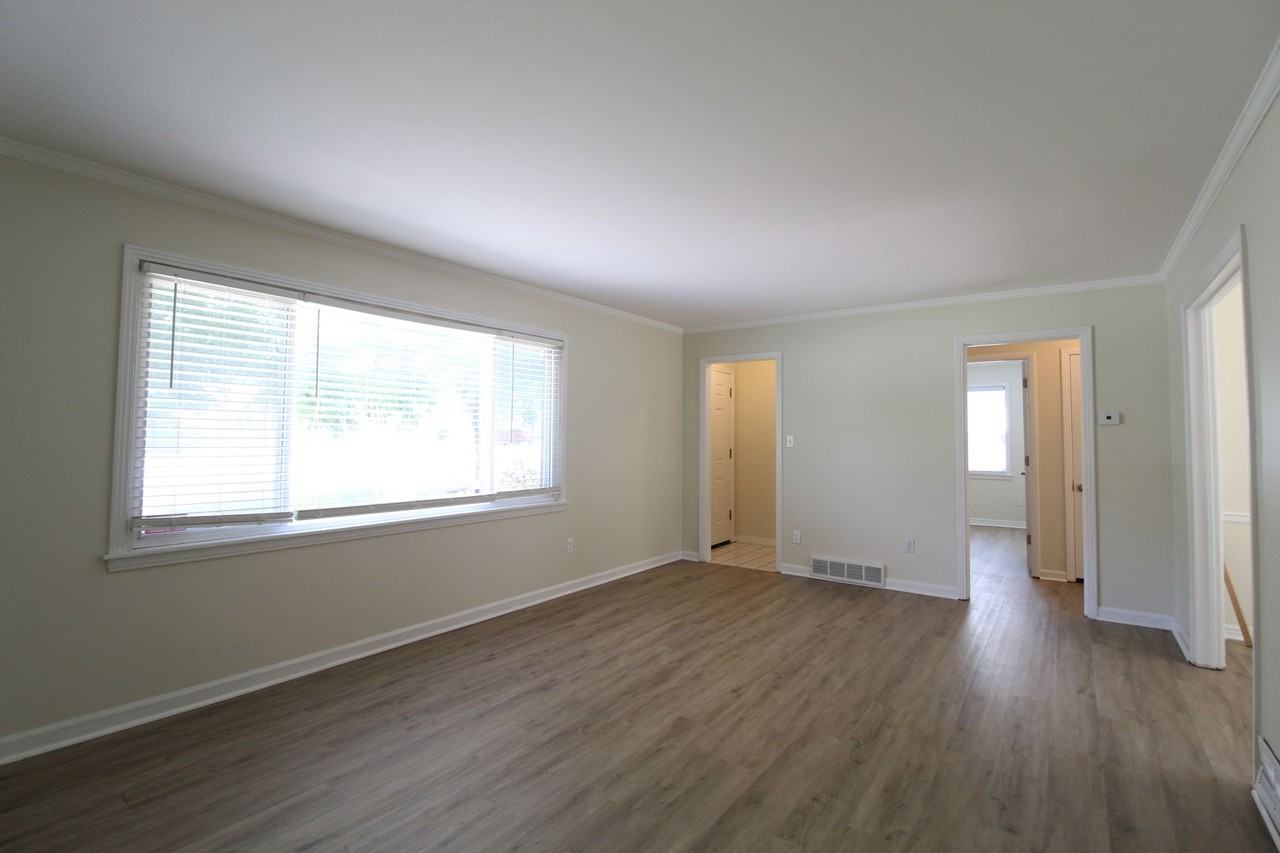 2206 Somerset Dr - Photo 4 of 14