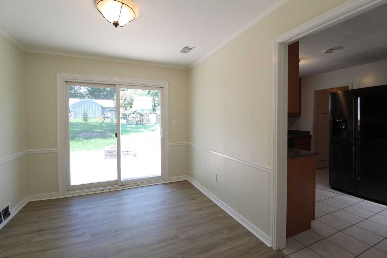 2206 Somerset Dr - Photo 5 of 14