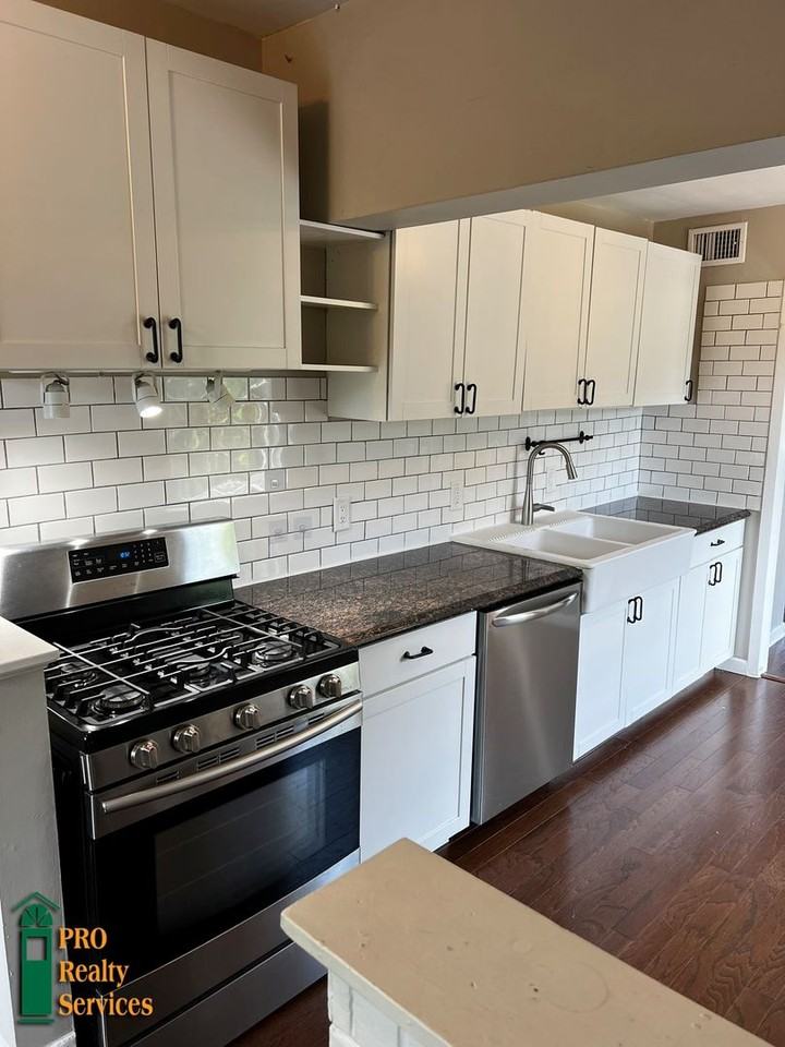 3146 Utah Ave S - Photo 2 of 26