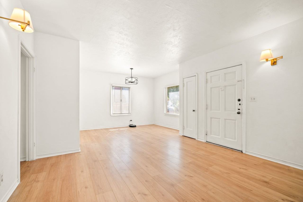 2307 109th Ave - Photo 6 of 39