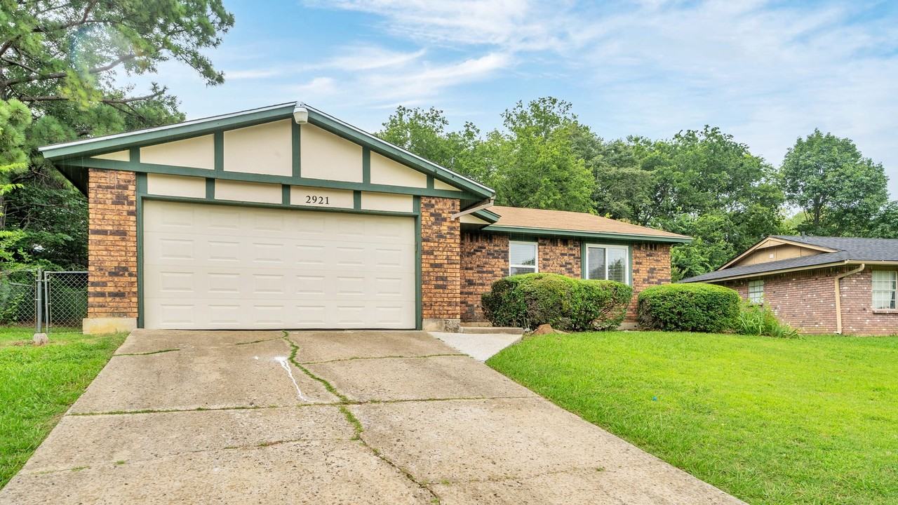 2921 W 63rd St - Photo 3 of 18