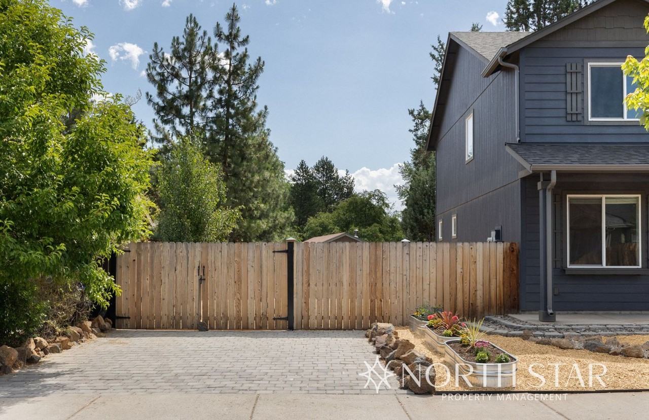 61470 Lucia St - Photo 3 of 33