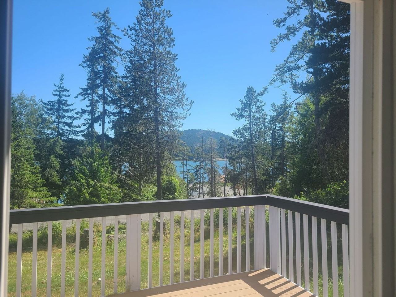 224 White Point Rd - Photo 2 of 10