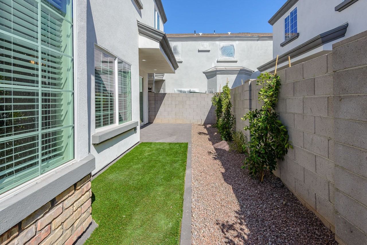 Gifford Groves - Photo 2 of 49