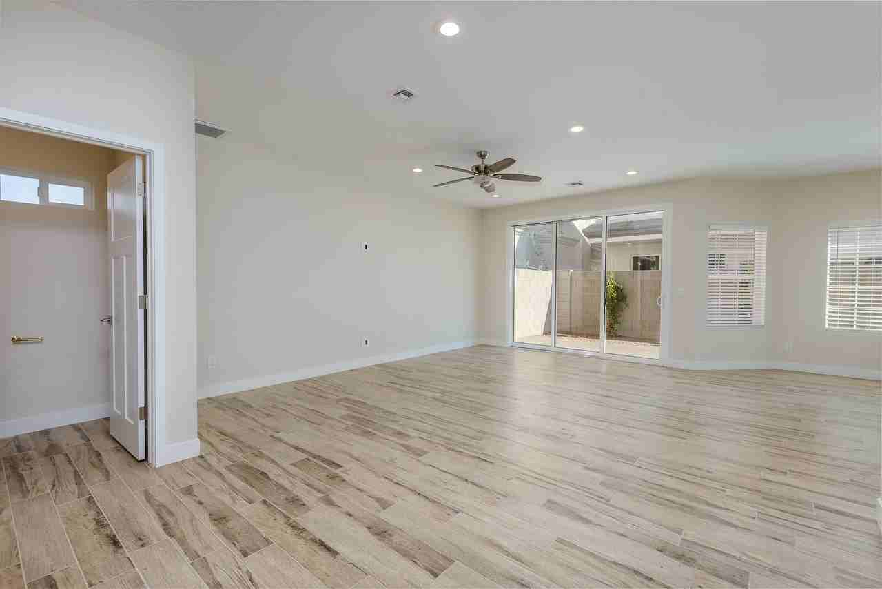 Gifford Groves - Photo 7 of 49