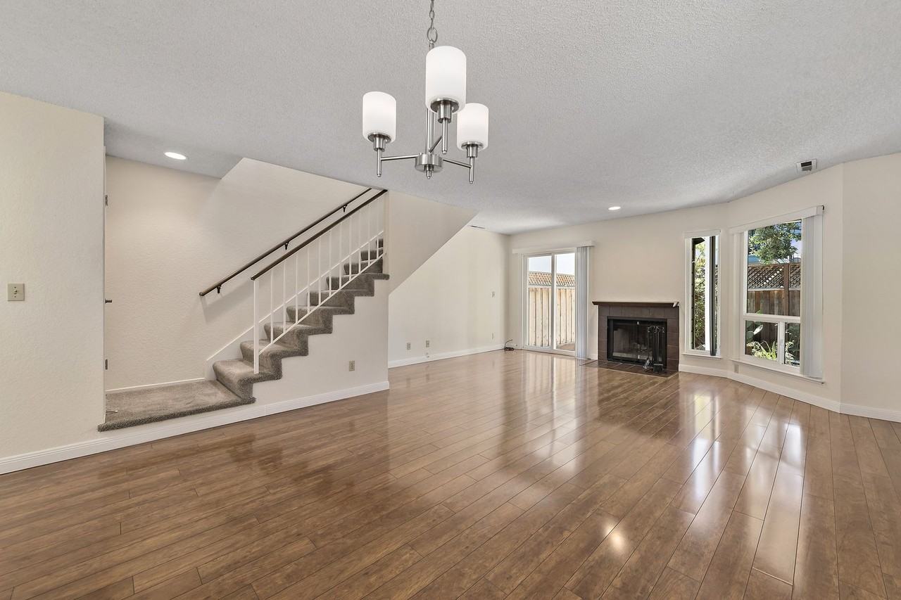 2071 Plymouth St - Photo 5 of 21