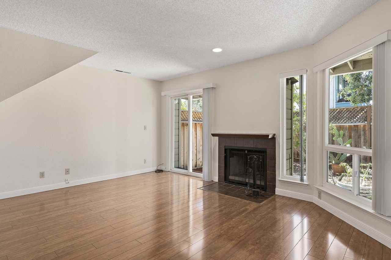 2071 Plymouth St - Photo 6 of 21