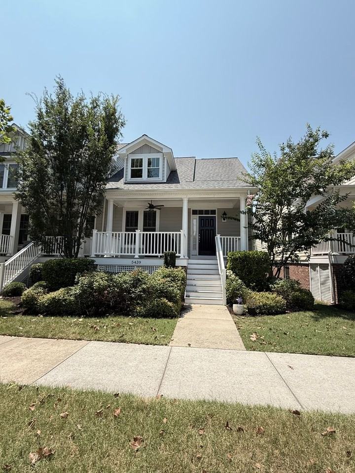 5439 Center St - Photo 2 of 21