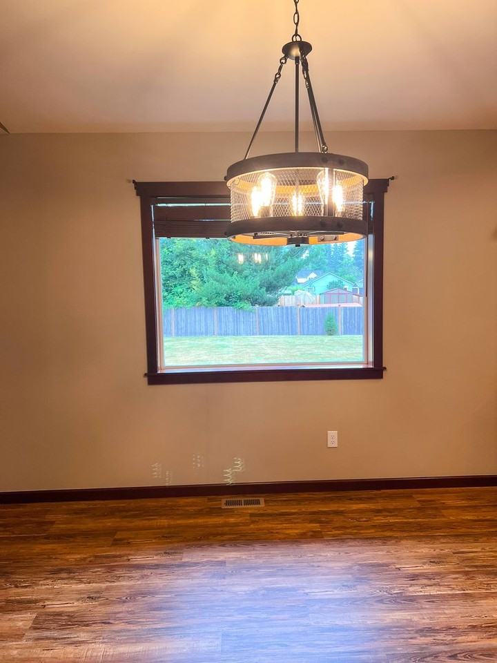 251 19th St - Photo 7 of 35