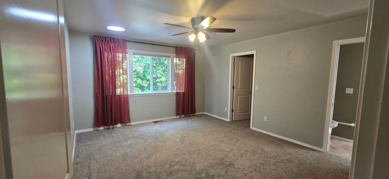 2239 W 16th St - Photo 2 of 31